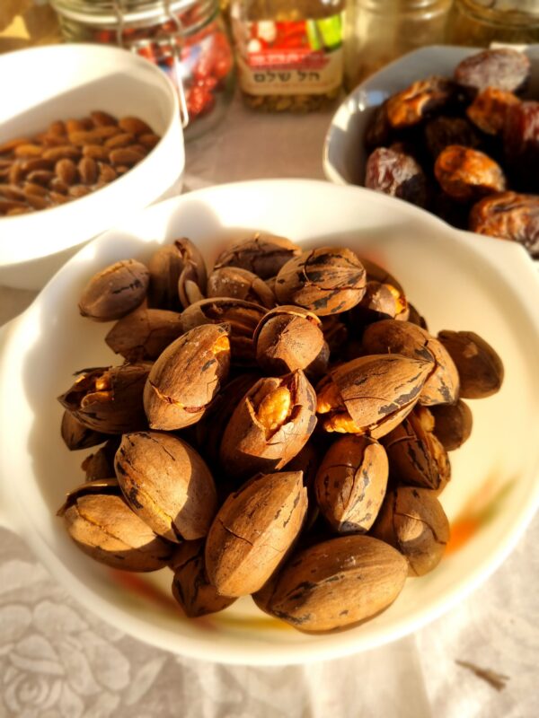 Juicy Nuts